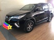 Bán xe Toyota Fortuner 2018 máy xăng, số tự động, màu đen