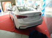 Bán xe Hyundai Accent 1.4MT full 2018, màu trắng xe giao ngay, trả góp 90%