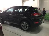 Bán ô tô Hyundai Tucson 2.0AT full xăng đời 2018, màu đen, hỗ trợ ngân hàng 90% giao ngay