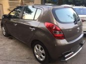 Cần bán Hyundai i20 AT 2011, màu nâu xe đẹp xuất sắc