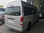 Bán xe Toyota Hiace đời 2018, màu bạc, nhập khẩu