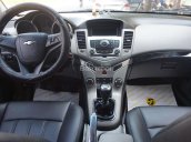 Cần bán xe Chevrolet Cruze LS sản xuất năm 2015, màu trắng