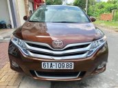 Cần bán xe Toyota Venza 3.5AT đời 2009, màu nâu, xe nhập, giá tốt