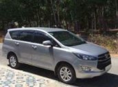 Cần bán Toyota Innova đời 2017, màu xám