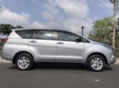 Cần bán gấp Toyota Innova 2.0E năm 2017, màu bạc, giá chỉ 730 triệu