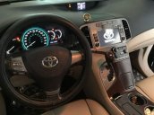 Cần bán Toyota Venza đời 2009, màu đen, xe nhập, giá 820tr