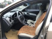 Bán xe Chevrolet Cruze 2010, màu vàng cát