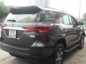 Bán Toyota Fortuner 2.4G 4x2MT sản xuất năm 2017, màu xám ghi