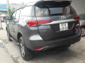 Bán Toyota Fortuner 2.4G 4x2MT sản xuất năm 2017, màu xám ghi