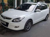 Cần bán Hyundai i30 sản xuất năm 2011, màu trắng