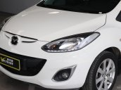 Bán Mazda 2 HB 1.5AT màu trắng, số tự động, sản xuất 2013, biển Sài Gòn, lăn bánh 33000km