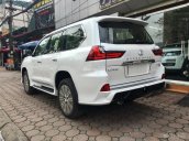 Bán nhanh chiếc xe Lexus LX 570S Super Sport sản xuất năm 2019, màu trắng, nhập khẩu nguyên chiếc