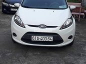 Cần tiền gấp - Bán xe Ford Fiesta đời 2011 màu trắng giá tốt - chính chủ