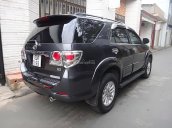 Bán Toyota Fortuner 2.7V 4x2 AT đời 2013, màu xám xe gia đình, giá chỉ 725 triệu