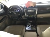 Bán Camry 2.0E màu đen 2013, giá còn thương lượng