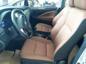 Cần bán Toyota Innova 2.0E năm 2018, màu trắng