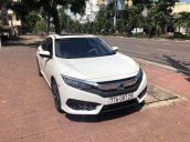 Bán gấp Honda Civic 1.5 sản xuất 2017, màu trắng, nhập khẩu