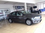 Cần bán xe Ford Focus sản xuất 2018, màu xám