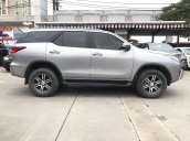 Bán Toyota Fortuner 2.4G 4x2MT 2017, màu bạc, nhập khẩu nguyên chiếc