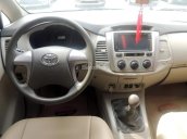 Bán ô tô Toyota Innova 2.0E đời 2015, màu bạc