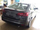 Cần bán xe Ford Focus sản xuất 2018, màu xám