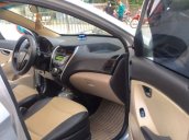 Bán ô tô Hyundai i10 1.0 MT sản xuất 2012, màu bạc chính chủ  