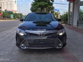 Cần bán Toyota Camry 2.0E đời 2017, màu đen chạy lướt