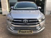 Cần bán gấp Toyota Innova 2.0E năm sản xuất 2017, màu bạc chính chủ