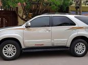 Bán một chiếc xe Fortuner tự động 2 cầu, nội thất còn nguyên mùi xe mới