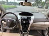 Cần bán lại xe Toyota Vios E năm 2013, màu bạc