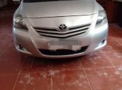 Cần bán lại xe Toyota Vios E năm 2013, màu bạc