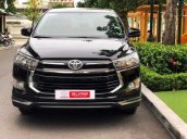 Cần bán Toyota Innova Venturer đời 2017, màu đen mới chạy 5.600 km