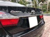 Cần bán xe Toyota Camry 2.0E năm 2017, màu đen