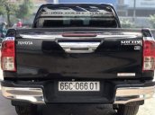 Bán xe Toyota Hilux sản xuất năm 2016, màu đen, nhập khẩu