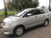 Bán Toyota Innova sản xuất năm 2010, xe gia đình sử dụng còn rất mới