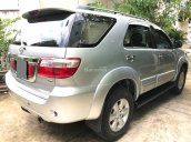 Bán Fortuner 2010 máy xăng, màu bạc, xe đẹp từ đầu đến chân