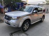 Cần bán nhanh Ford Everest 2012 máy dầu, tự động, màu bạc, xe như mới