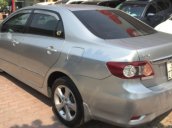 Cần bán xe Toyota Corolla altis AT 2013, màu bạc còn mới