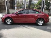 Bán xe Chevrolet Cruze LT đời 2017, màu đỏ, ít sử dụng