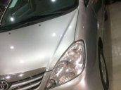 Cần bán xe Toyota Innova G đời 2010, màu bạc, xe gia đình