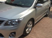 Cần bán xe Toyota Corolla altis AT 2013, màu bạc còn mới