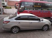 Bán xe Toyota Vios E 2017, màu bạc xe gia đình