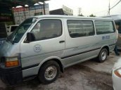 Cần bán Toyota Hiace năm 2004 chính chủ, 150 triệu