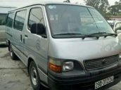 Cần bán Toyota Hiace năm 2004 chính chủ, 150 triệu