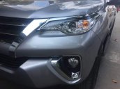 Cần bán Toyota Fortuner 2.7V AT đời 2018, màu bạc, xe nhập