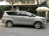 Cần bán Toyota Innova năm sản xuất 2016, màu bạc chính chủ