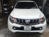 Cần bán xe Mitsubishi Triton sản xuất 2017, màu trắng, xe nhập