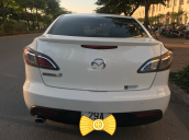 Cần bán gấp Mazda 3 năm 2010 ĐK 2011, màu trắng, giá tốt nhập khẩu