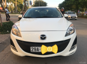 Cần bán gấp Mazda 3 năm 2010 ĐK 2011, màu trắng, giá tốt nhập khẩu