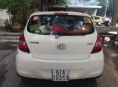 Bán Hyundai i20 2011, màu trắng, xe nhà chạy rất kỹ